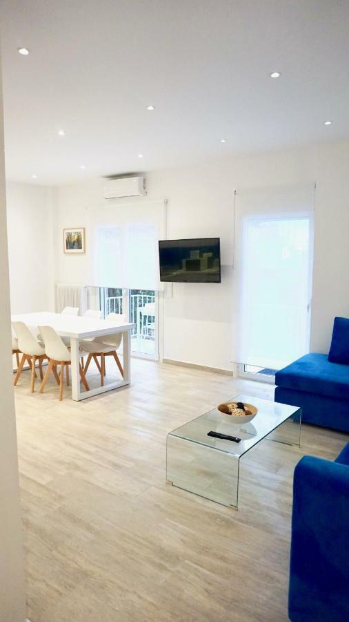 Modern & Central Apt In Атина Екстериор снимка