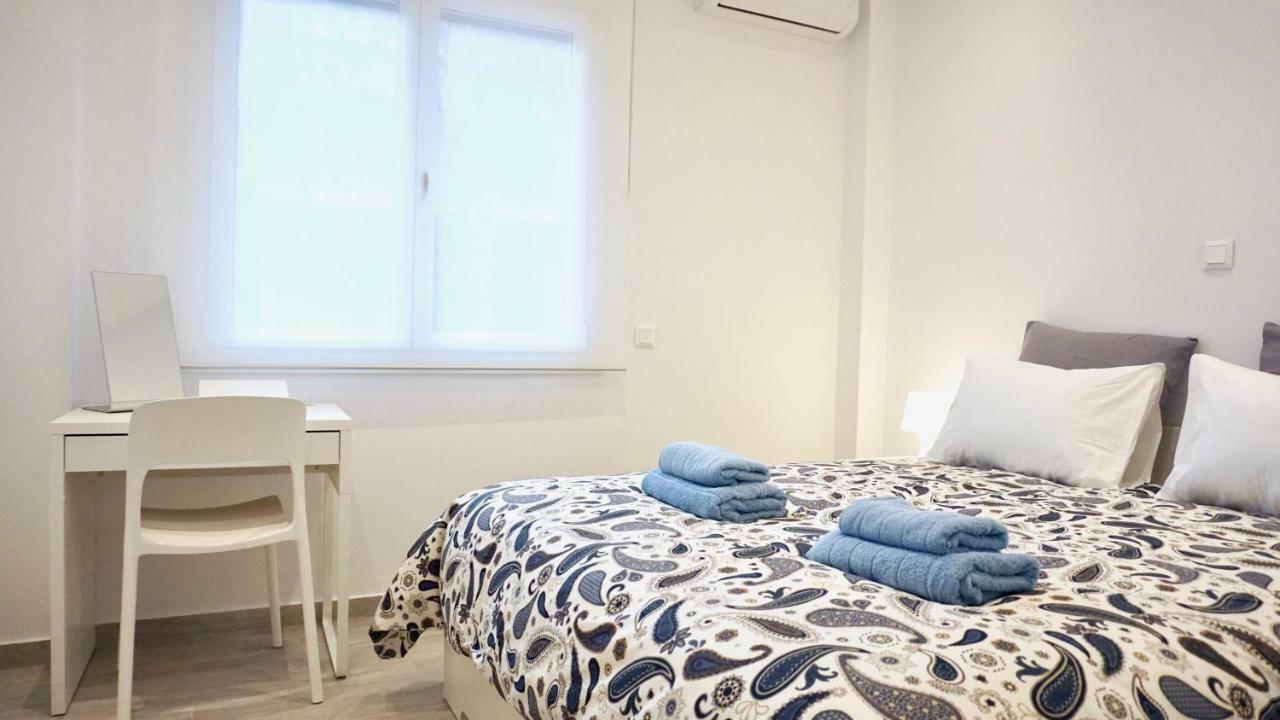 Modern & Central Apt In Атина Екстериор снимка