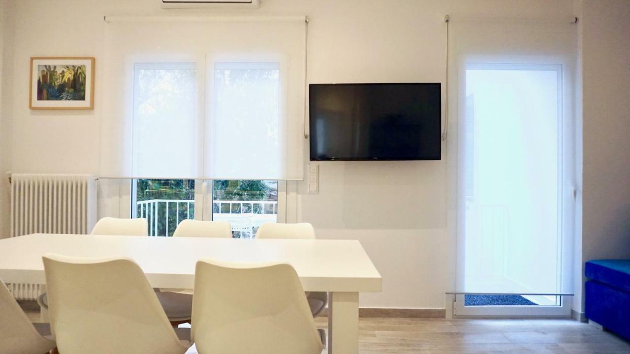 Modern & Central Apt In Атина Екстериор снимка